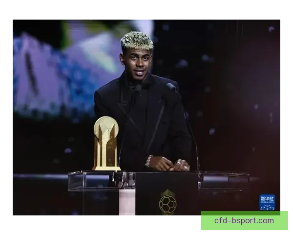 2025年金球奖颁奖典礼将重返巴黎夏特莱剧院盛大举行